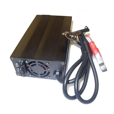 Cargador de Baterías 24V 10A Cargador de Baterías 24V 10A